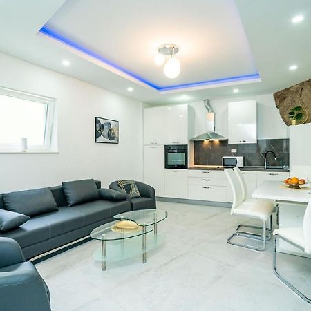 Hidden Gem Apartment Molunat Luaran gambar