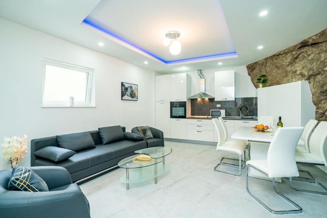 Hidden Gem Apartment Molunat Luaran gambar
